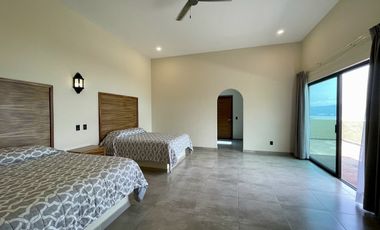 Copropiedad casa en venta amueblada en Raquet Club San Juan Cosalá