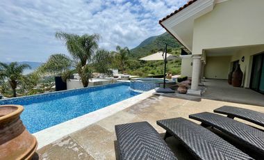 Copropiedad casa en venta amueblada en Raquet Club San Juan Cosalá