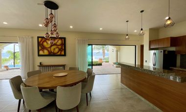 Copropiedad casa en venta amueblada en Raquet Club San Juan Cosalá
