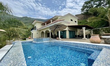Copropiedad casa en venta amueblada en Raquet Club San Juan Cosalá