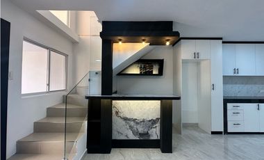 CASA EN VENTA DE 3 DORMITORIOS EN CONJUNTO VILLA MARA, SUR DE MANTA