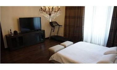VENDO CASA LUJOSA EMBASSY CLUB EN CLAYTON