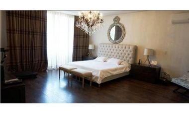 VENDO CASA LUJOSA EMBASSY CLUB EN CLAYTON