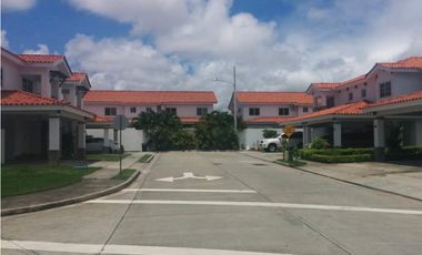 VENTA DE CASA EN QUINTAS DE VERSALLES