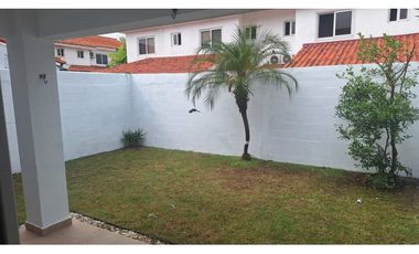 VENTA DE CASA EN QUINTAS DE VERSALLES