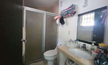 Amplia Casa en Costa Azul con potencial de crecimiento!