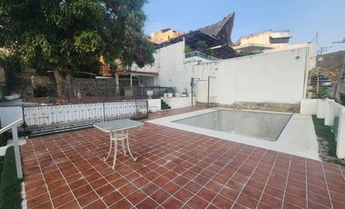 Amplia Casa en Costa Azul con potencial de crecimiento!