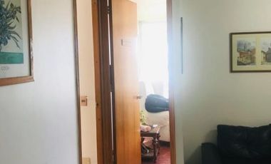 Se vende departamento centrico Valparaiso con 1 estacionamiento.-