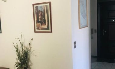 Se vende departamento centrico Valparaiso con 1 estacionamiento.-