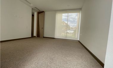 Vendo casa nueva esquinera de un nivel más altillo en Cajicá.