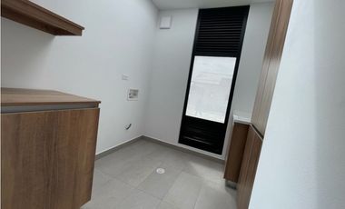 Vendo casa nueva esquinera de un nivel más altillo en Cajicá.