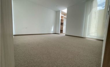 Vendo casa nueva esquinera de un nivel más altillo en Cajicá.