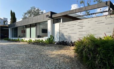 CASA EN ARRIENDO SECTOR LLANOGRANDE - RIONEGRO