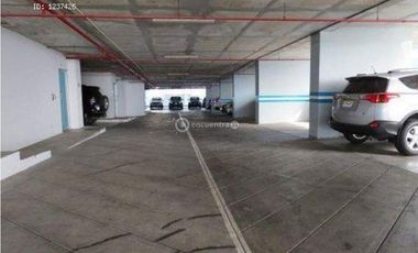 AV. BALBOA VENDO BELLO APTO. YACHT CLUB AMOBLADO