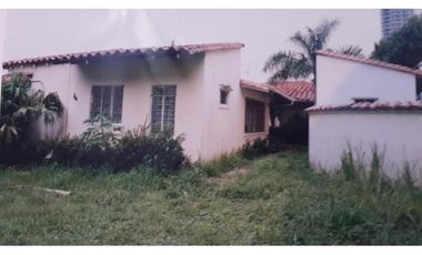 Vendo Hermosa casa con terreno para construcción.