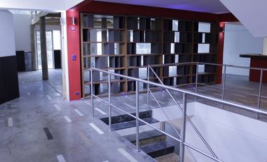 AMPLIO LOCAL CÉNTRICO 4 PISOS EN BELLAVISTA