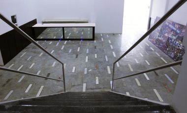 AMPLIO LOCAL CÉNTRICO 4 PISOS EN BELLAVISTA