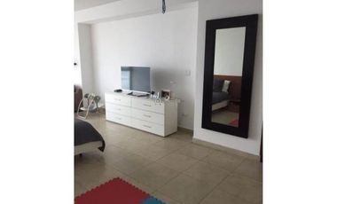 2 Recamaras, 2 baños, 2 parking PH H2O Piso Alto