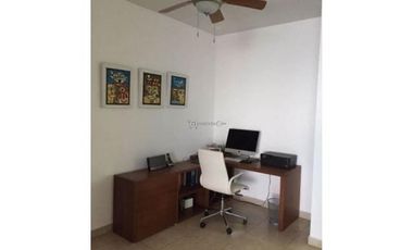 2 Recamaras, 2 baños, 2 parking PH H2O Piso Alto