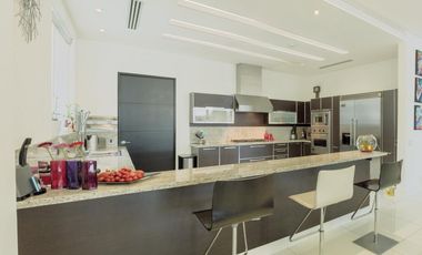 VENDE/ALQUILER CASA AMOB 5R 615M2 ALTOS DEL GOLF