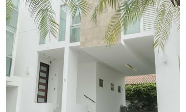 VENDE/ALQUILER CASA AMOB 5R 615M2 ALTOS DEL GOLF