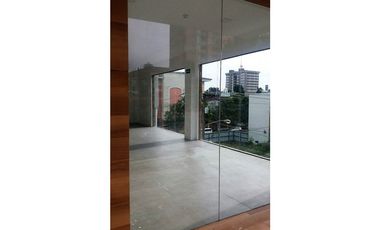 ALQUILO LOCALES PARA ESTRENAR ,FLOR PLAZA.