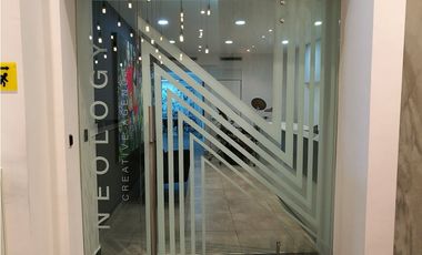 OFICINA AMOBLADA DE LUJO  AVE. BALBOA HASTA 260 MT