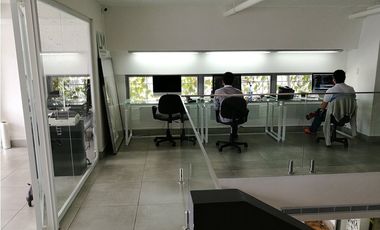 OFICINA AMOBLADA DE LUJO  AVE. BALBOA HASTA 260 MT