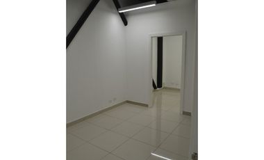 LOCAL COMERCIAL EN BELLA VISTA PLAZA COWES 100 MTS