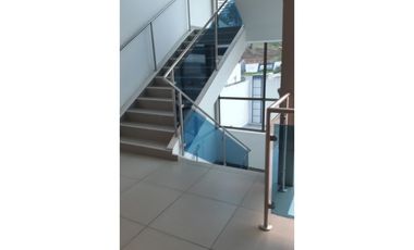 LOCAL COMERCIAL EN BELLA VISTA PLAZA COWES 200 MTS