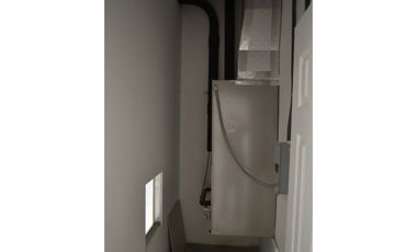 LOCAL COMERCIAL EN BELLA VISTA PLAZA COWES 200 MTS