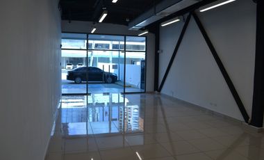 LOCAL COMERCIAL EN BELLA VISTA PLAZA COWES 200 MTS