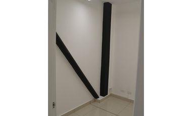 LOCAL COMERCIAL EN BELLA VISTA PLAZA COWES 200 MTS