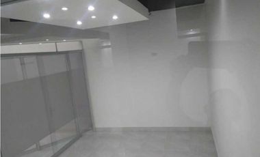 SE VENDE O ALQUILA OFICINA RECIEN REMODELADA