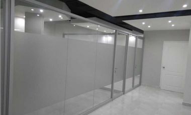 SE VENDE O ALQUILA OFICINA RECIEN REMODELADA