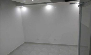 SE VENDE O ALQUILA OFICINA RECIEN REMODELADA