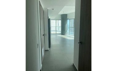 APARTAMENTO EN VENTA PH YACHT CLUB VISTA AL MAR.