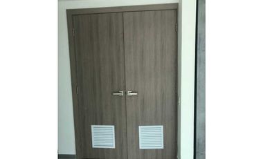 APARTAMENTO EN VENTA PH YACHT CLUB VISTA AL MAR.