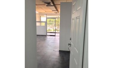 ALQUILO OFICINA EN AV. BALBOA