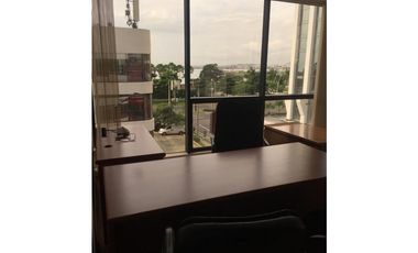 ALQUILO OFICINA EN AV. BALBOA