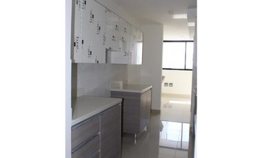 SE ALQUILA APARTAMENTO AVENIDA BALBOA PH BALBOA BAY 129 M2