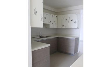 SE ALQUILA APARTAMENTO AVENIDA BALBOA PH BALBOA BAY 129 M2