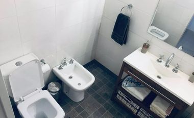 HERMOSO DUPLEX MUY LUMINOSO CON COCHERA EN SARANDI