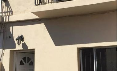 HERMOSO DUPLEX MUY LUMINOSO CON COCHERA EN SARANDI