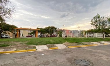 CASA EN REAL DEL VALLE, FRACC LA ARBOLEDA CON TERRAZA TECHADA