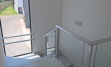 ESTRENA CASA EN EL 