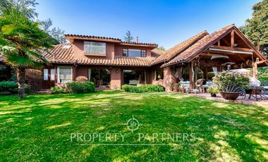 Amplia Casa en los Domínicos Antiguos