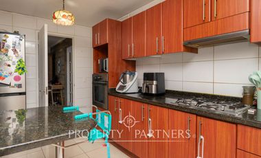 Oportunidad 6 dormitorios, condominio cerrado Macul Alto/Camino del Paisaje