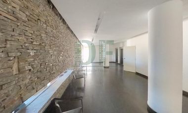 Departamento Amplio de 3 ambientes con cochera en   San Fernando