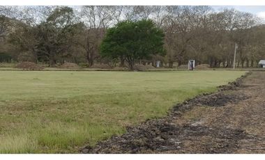 VENTA DE LOTE CAMPESTRE EN CONDOMINIO FAYETTEVILLE CAPIRA